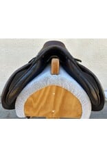 Borne Spirit AP 17" Seat, Med-Wide Tree w/ Cover, Stirrups, and Leathers