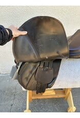 Borne Spirit AP 17" Seat, Med-Wide Tree w/ Cover, Stirrups, and Leathers