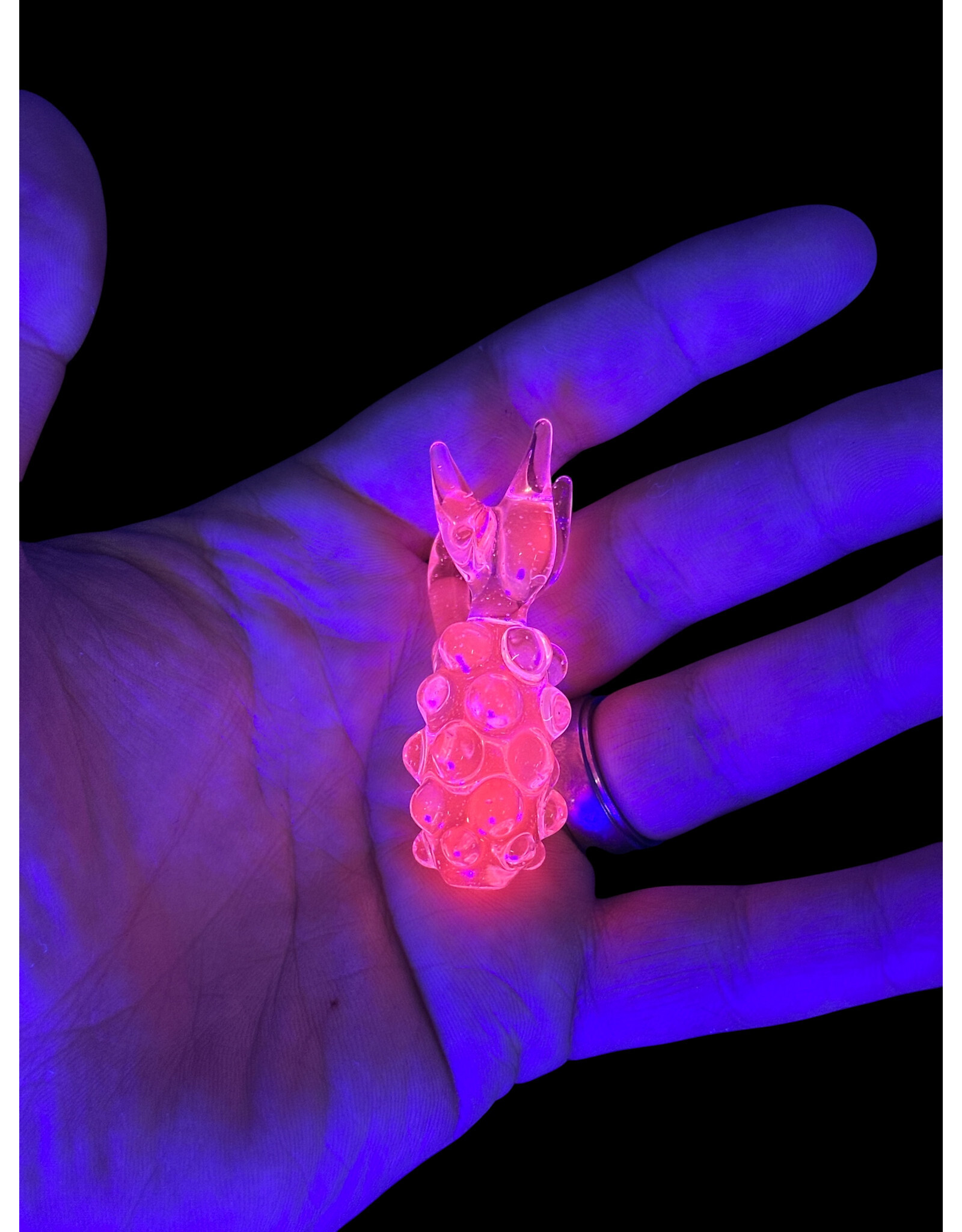 Goose Glass UV Pink Pineapple Pendant