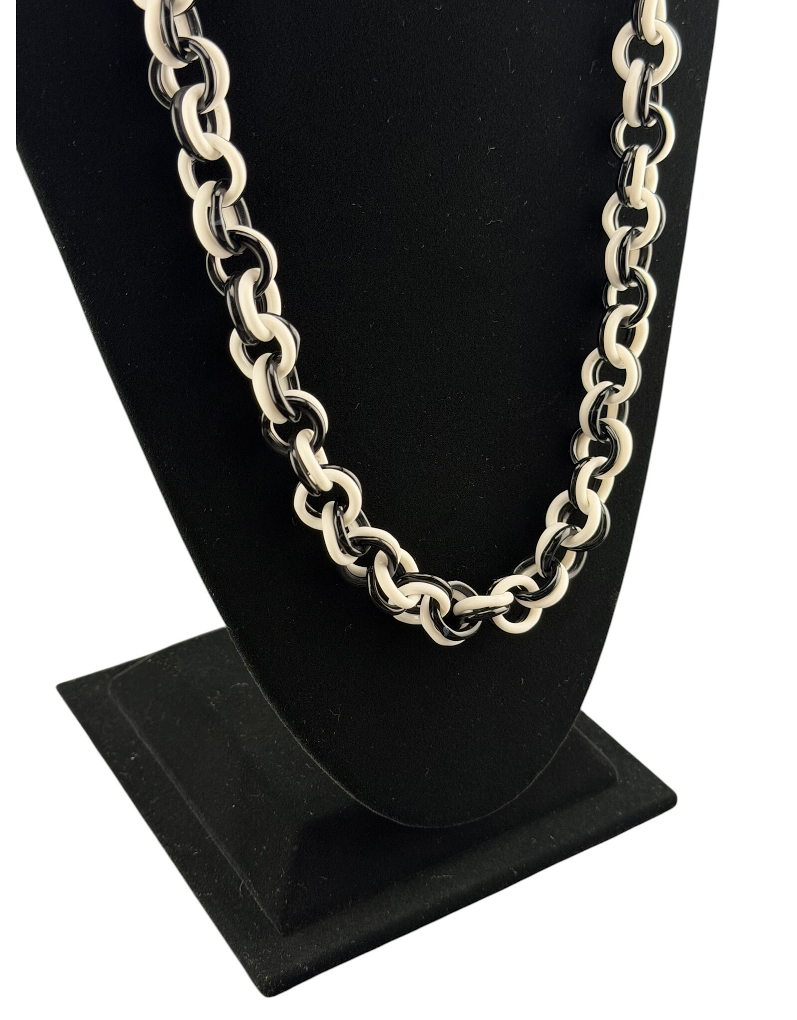 Black And White Glass Chain Link Necklace
