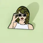 Pin - Taylor Swift Wearing Sunglasses