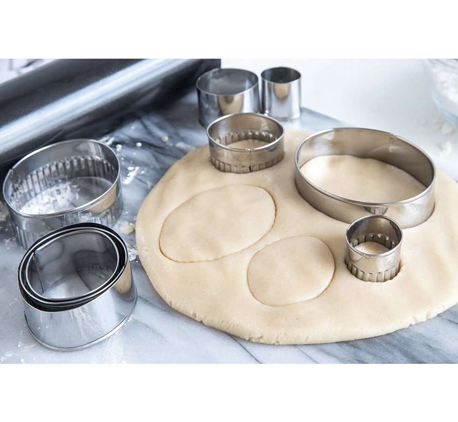 Oval Tin Plated Cookie Cutters, 9 Piece Graduated Set