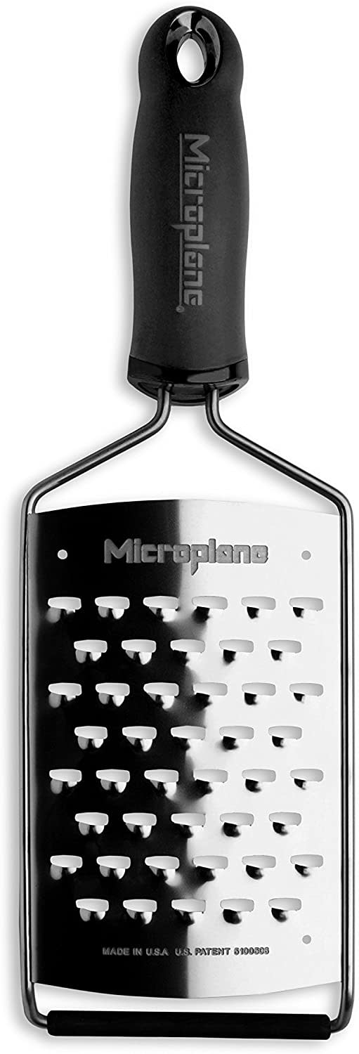 Microplane Gourmet Series Cheese Grater with Soft Touch Handle (Extra  Coarse, Black)