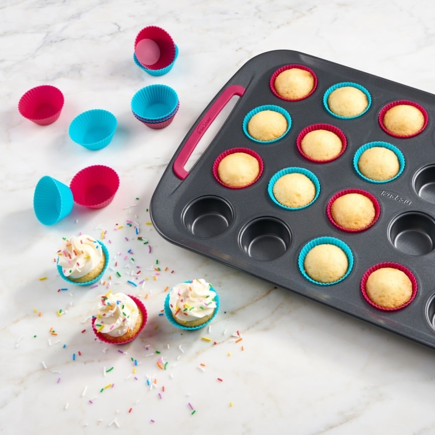 Trudeau Silicone Mini Baking Cups, Set of 24 Spoons N Spice