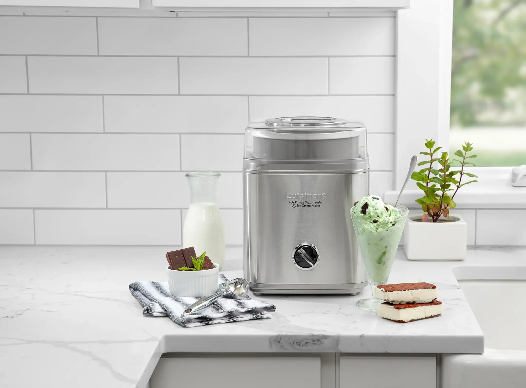 Cuisinart 2Qt Frozen YogurtSorbet&Ice Cream Maker Spoons N Spice