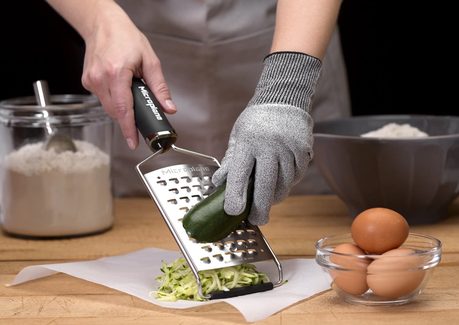 Microplane Extra Coarse Mixing Bowl Grater