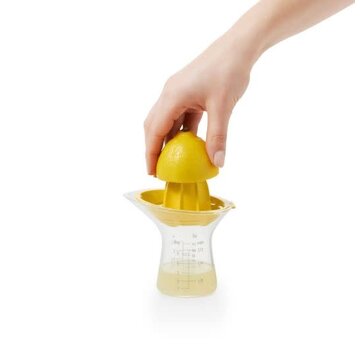 OXO Good Grips Small Citrus Juicer