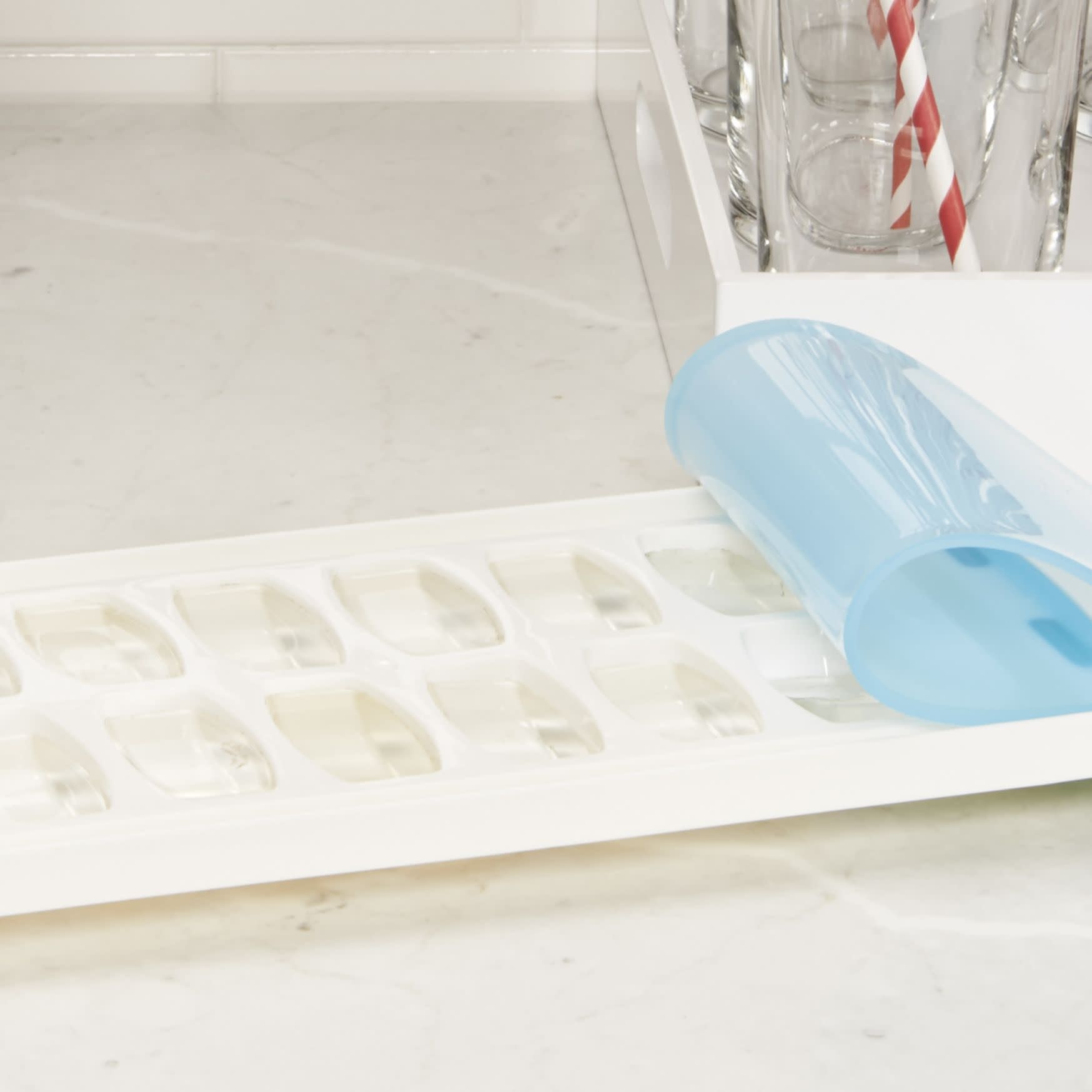 E-Z Grip No Spill Ice Tray