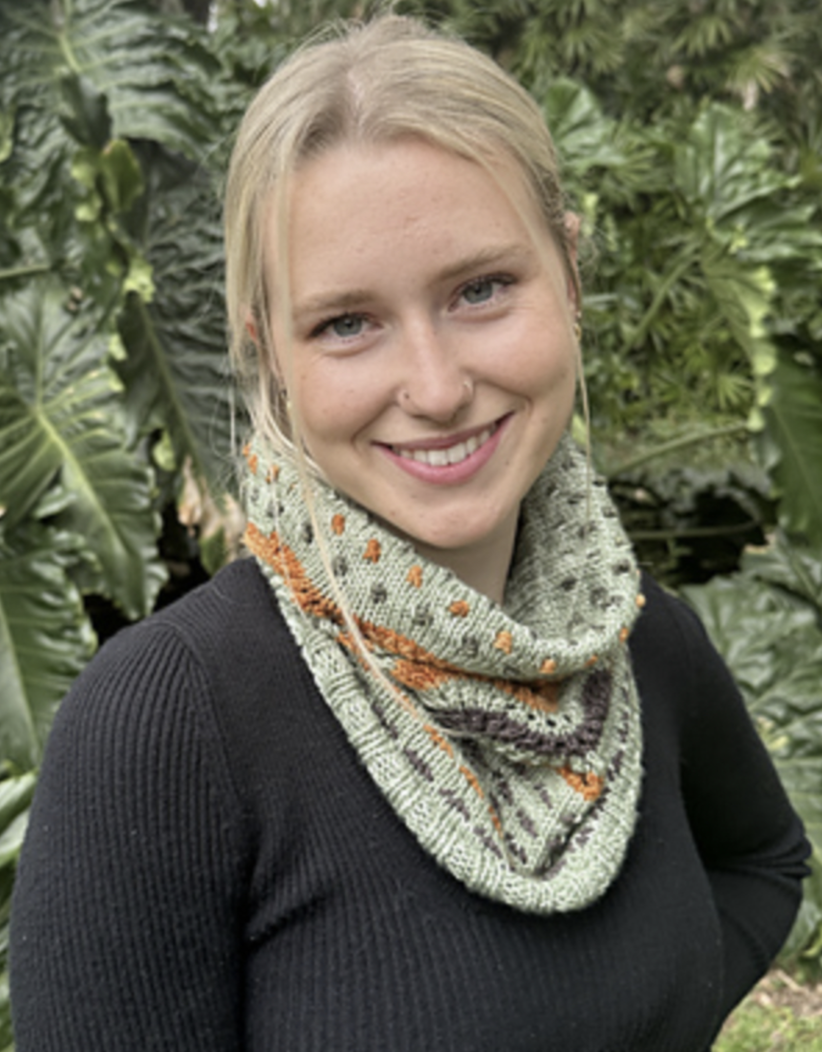 Emma's Yarn Boo-Yah Cowl Kit IN STORE