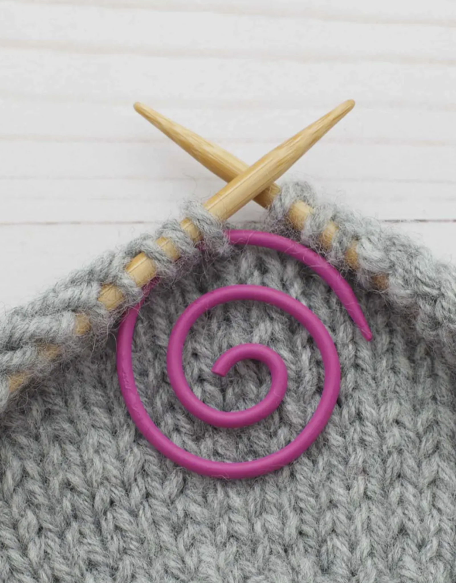 Fox and Pine Spiral Cable Needle