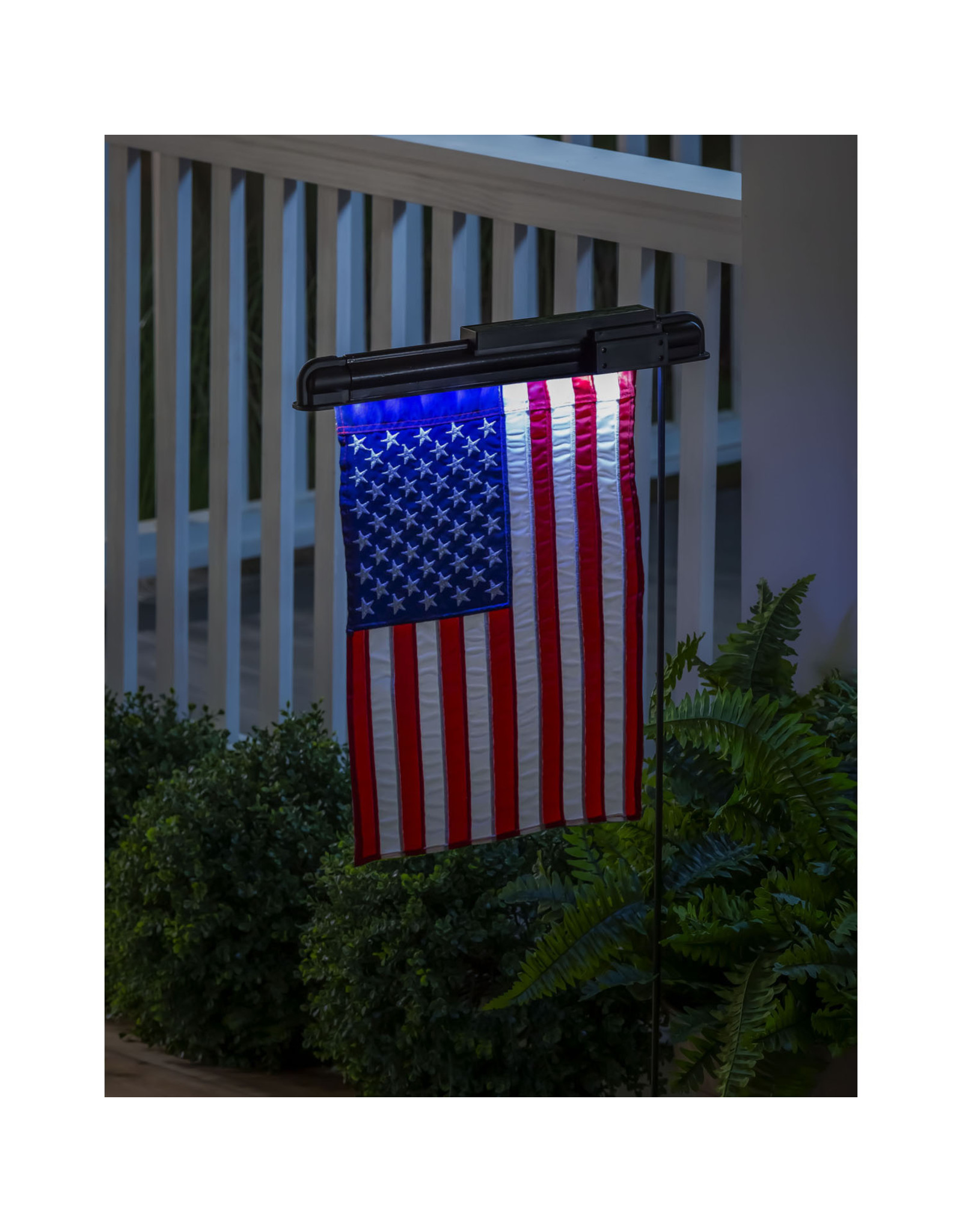 garden flag pole with solar light