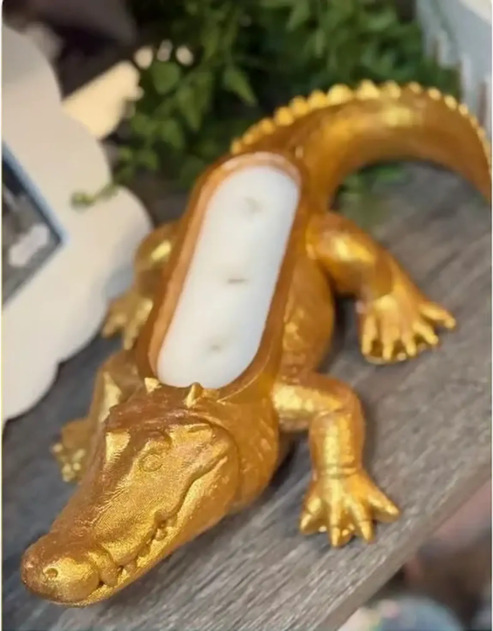 Boujee Nola Ragtime at the Ritz Alligator Candle - 8oz