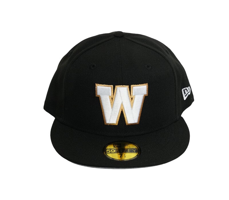 5950 Essential W Fitted Black Cap