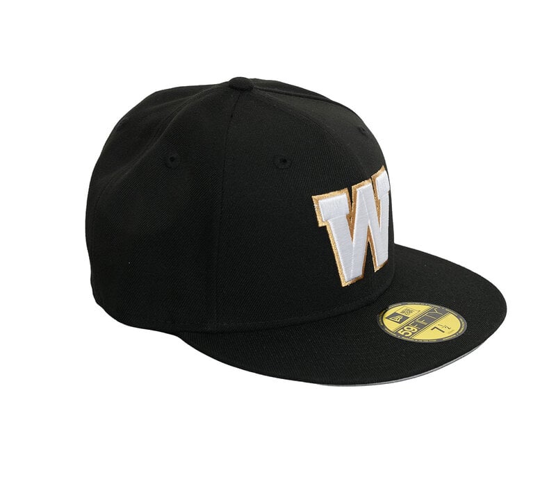 5950 Essential W Fitted Black Cap