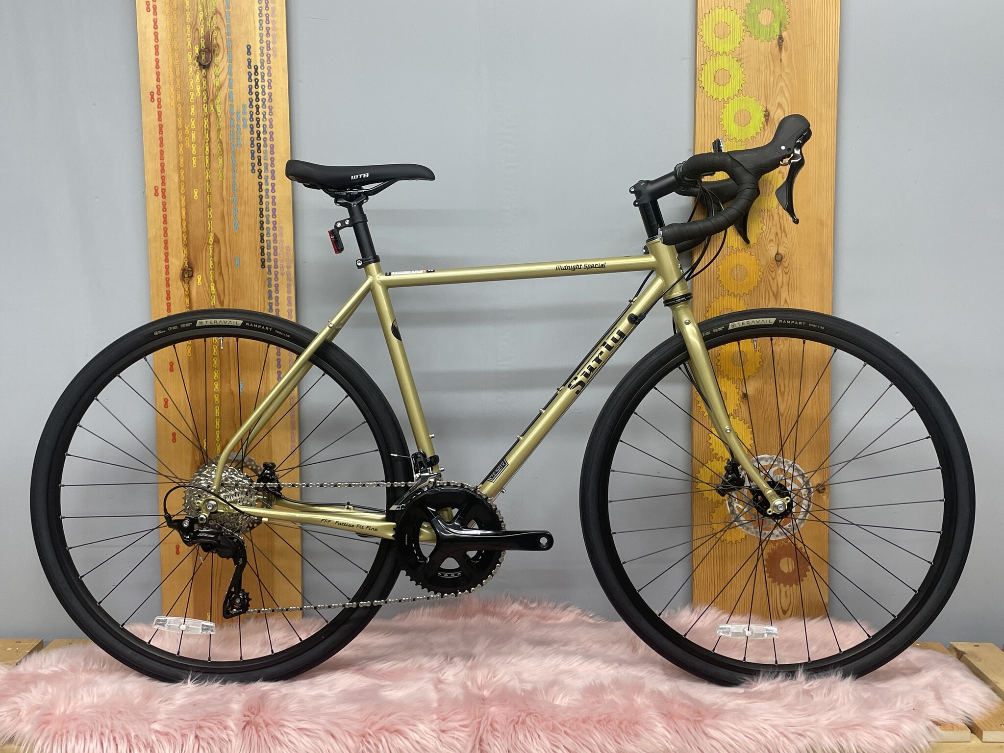 Surly Midnight Special Bike 700c Steel Fool s Gold 56cm