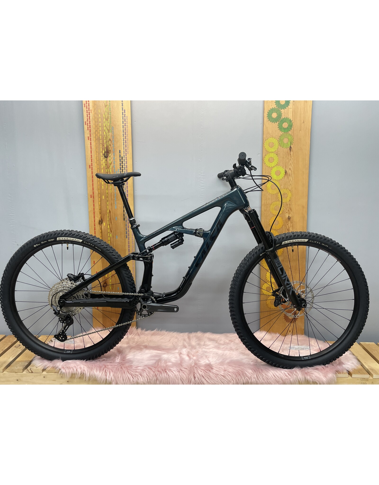 Salsa Salsa Blackthorn 145 Carbon Deore 12 Bike - 29", Carbon, Black / Slate, Large
