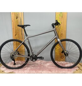 Salsa Salsa Journeyer 2.1 Flat Bar Deore 10 700 Bike - 700c, Aluminum, Ash Grey, XL