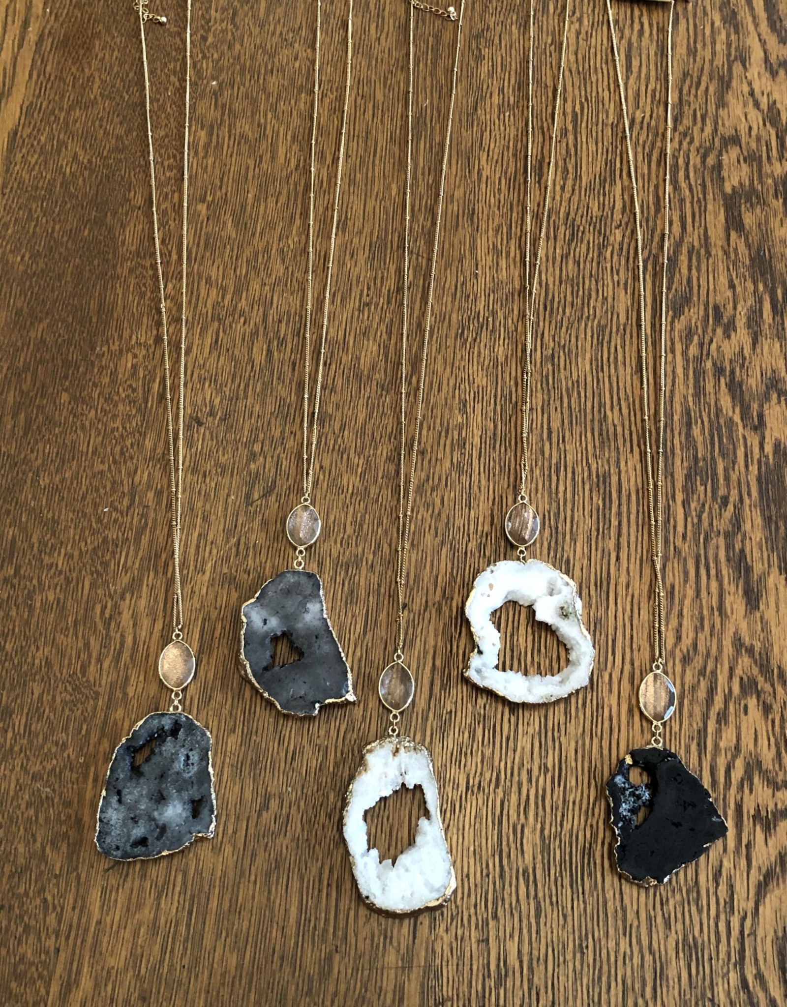 Natural Agate Pendant Necklace - Wink 