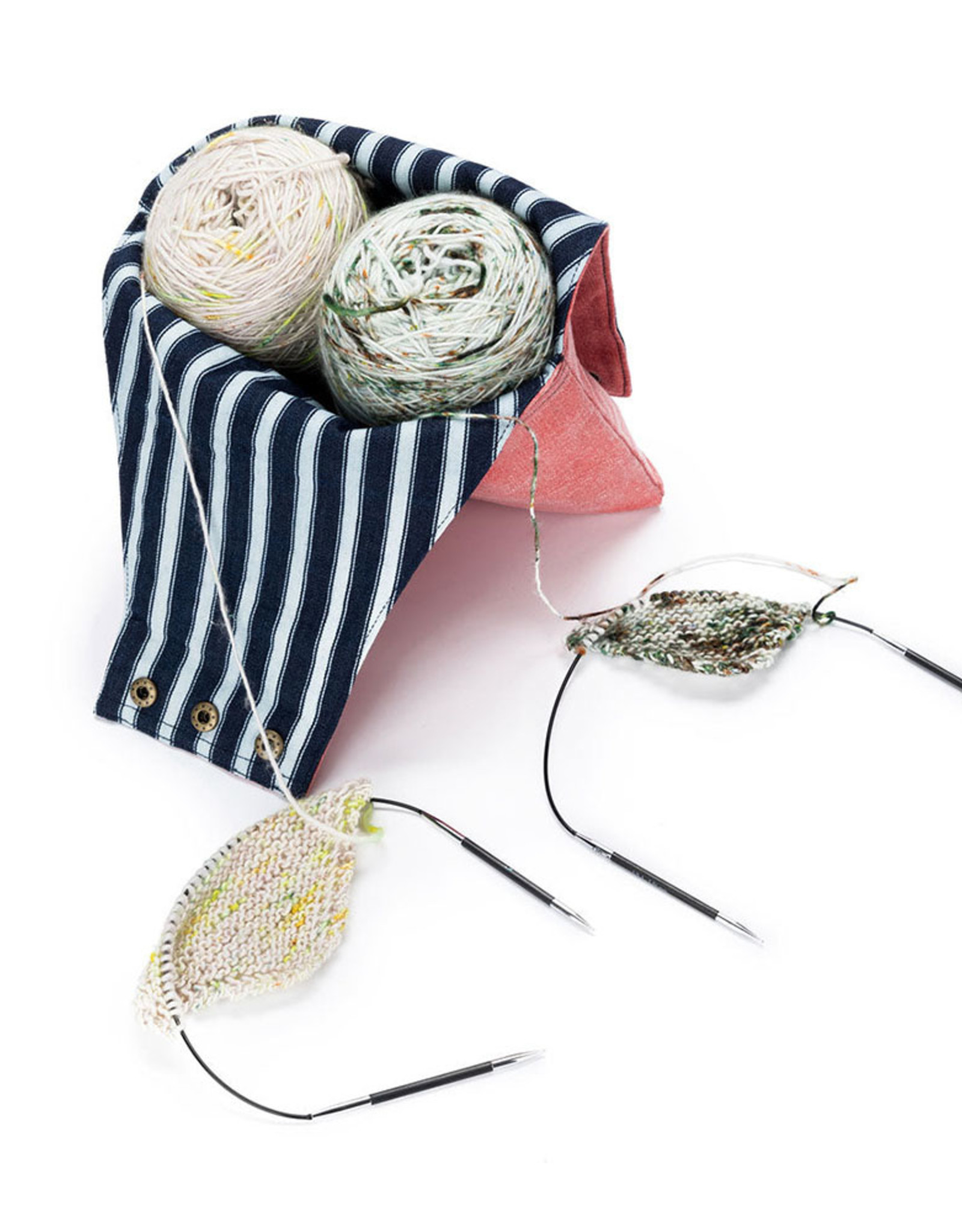 Della Q Nora Wrist Bag