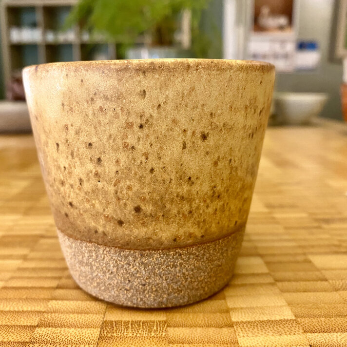 https://cdn.shoplightspeed.com/shops/631961/files/60210638/712x712x1/kiyomi-koide-ceramic-cup-matte-yellow.jpg