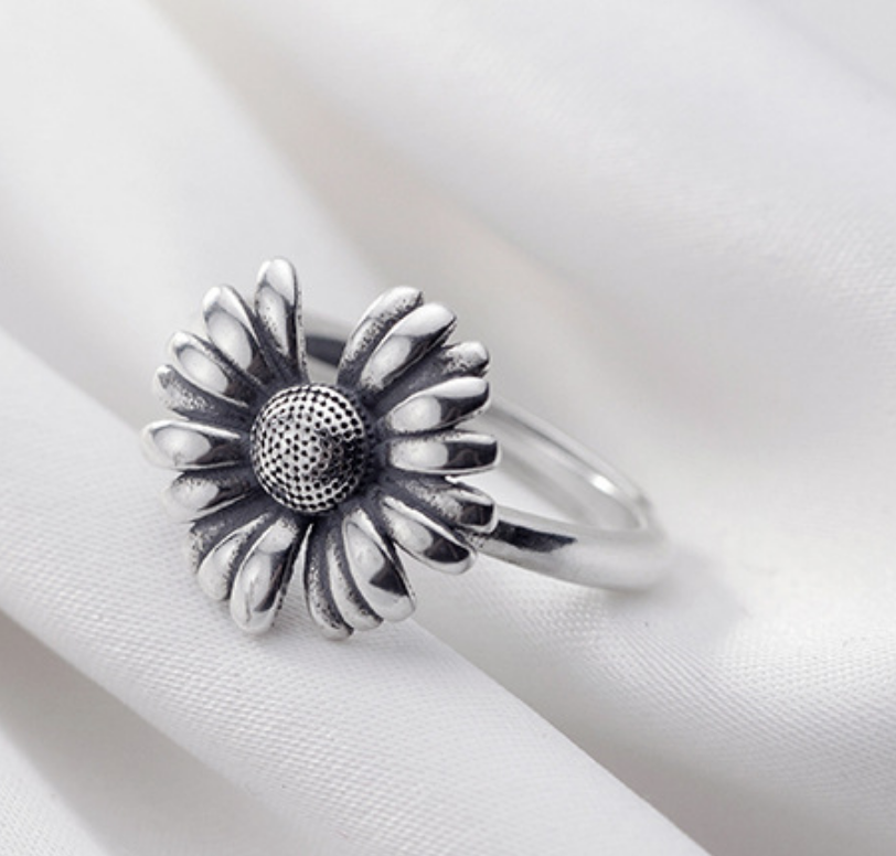 Dao Can Silver Sunflower Ring