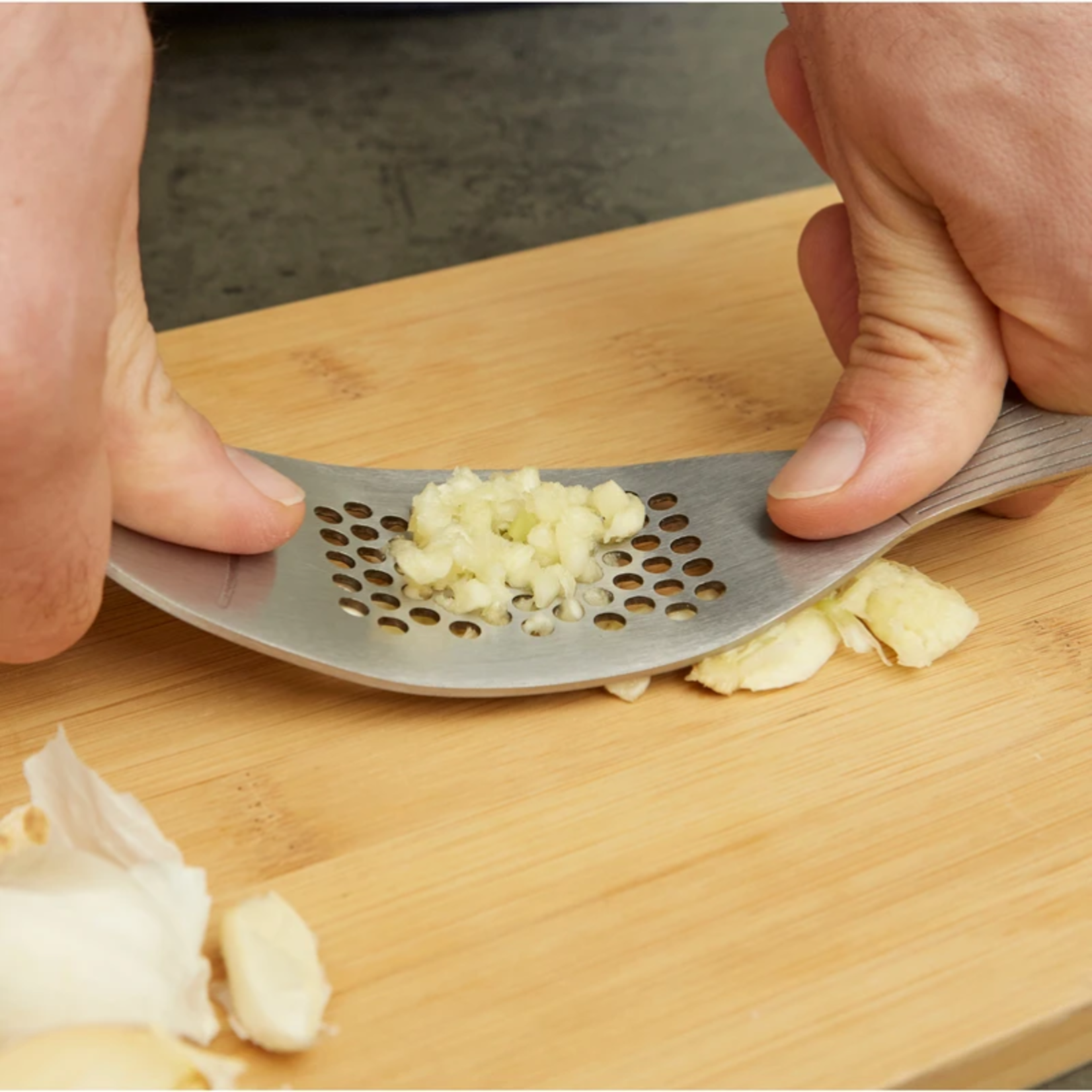 Kikkerland Fish Garlic Rocker | Kikkerland