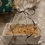 Uline Gift Basket, Bag & Fill w/ribbon