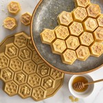 Nordicware Honeycomb Pull-Apart Pan | Nordicware