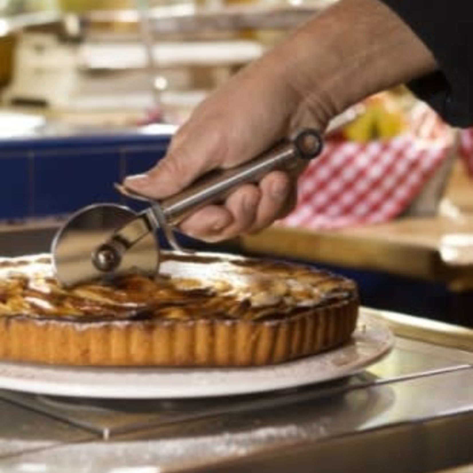 Rosle Pizza Cutter- with stem handle | Rosle