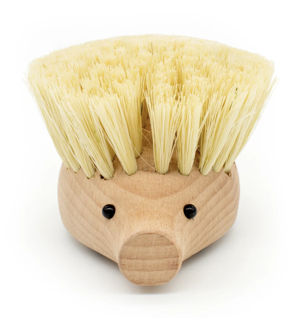 https://cdn.shoplightspeed.com/shops/631982/files/50823847/kikkerland-hedgehog-dish-scrubber.jpg