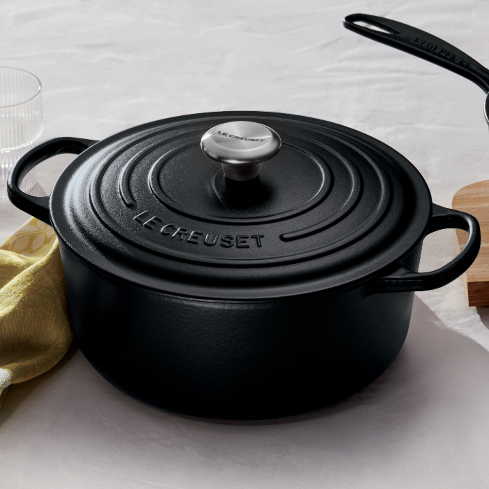 Le Creuset Oval Dutch Oven, 6.75qt, Licorice | Le Creuset