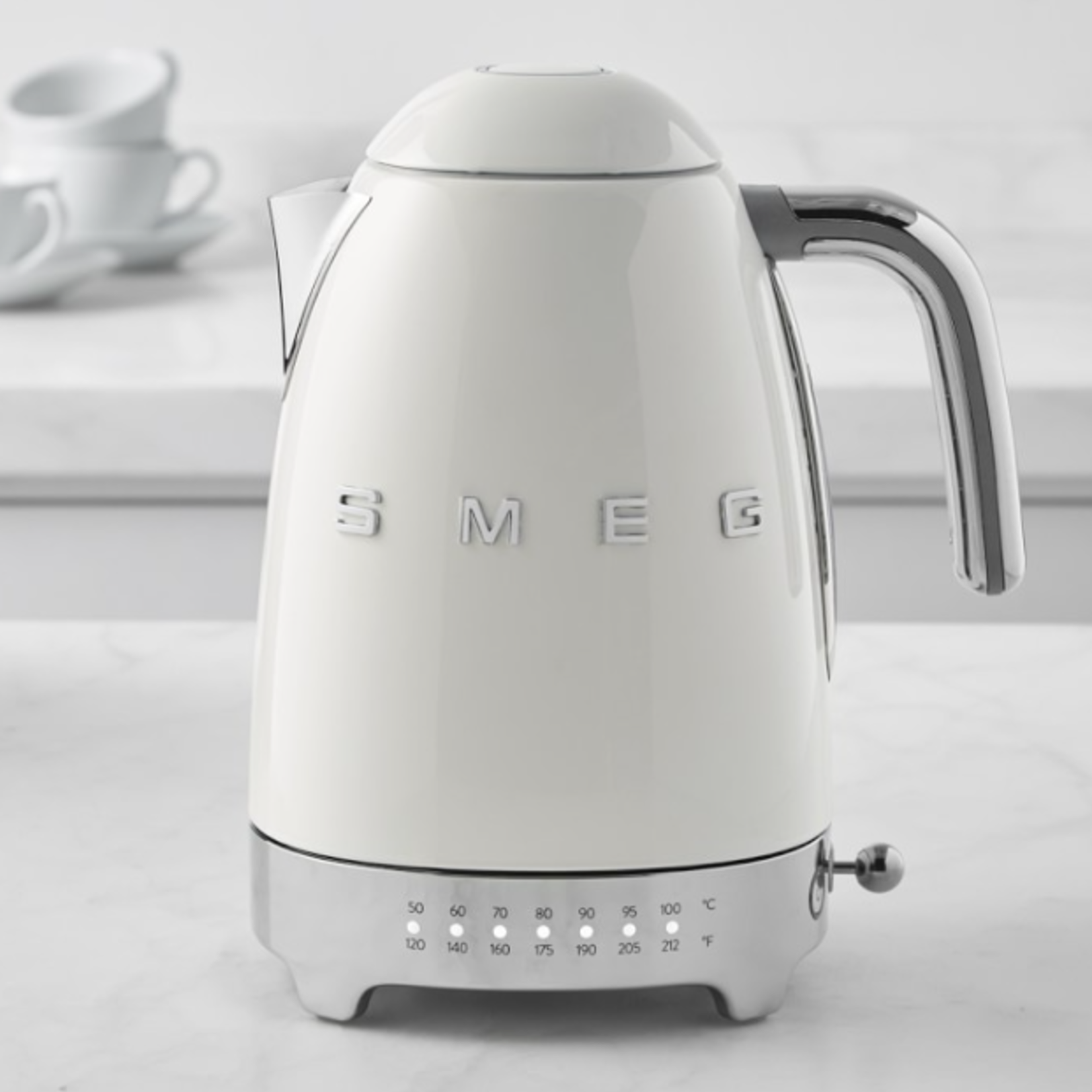 Smeg 7 Cup Variable Temp Kettle, Pastel Green | Smeg