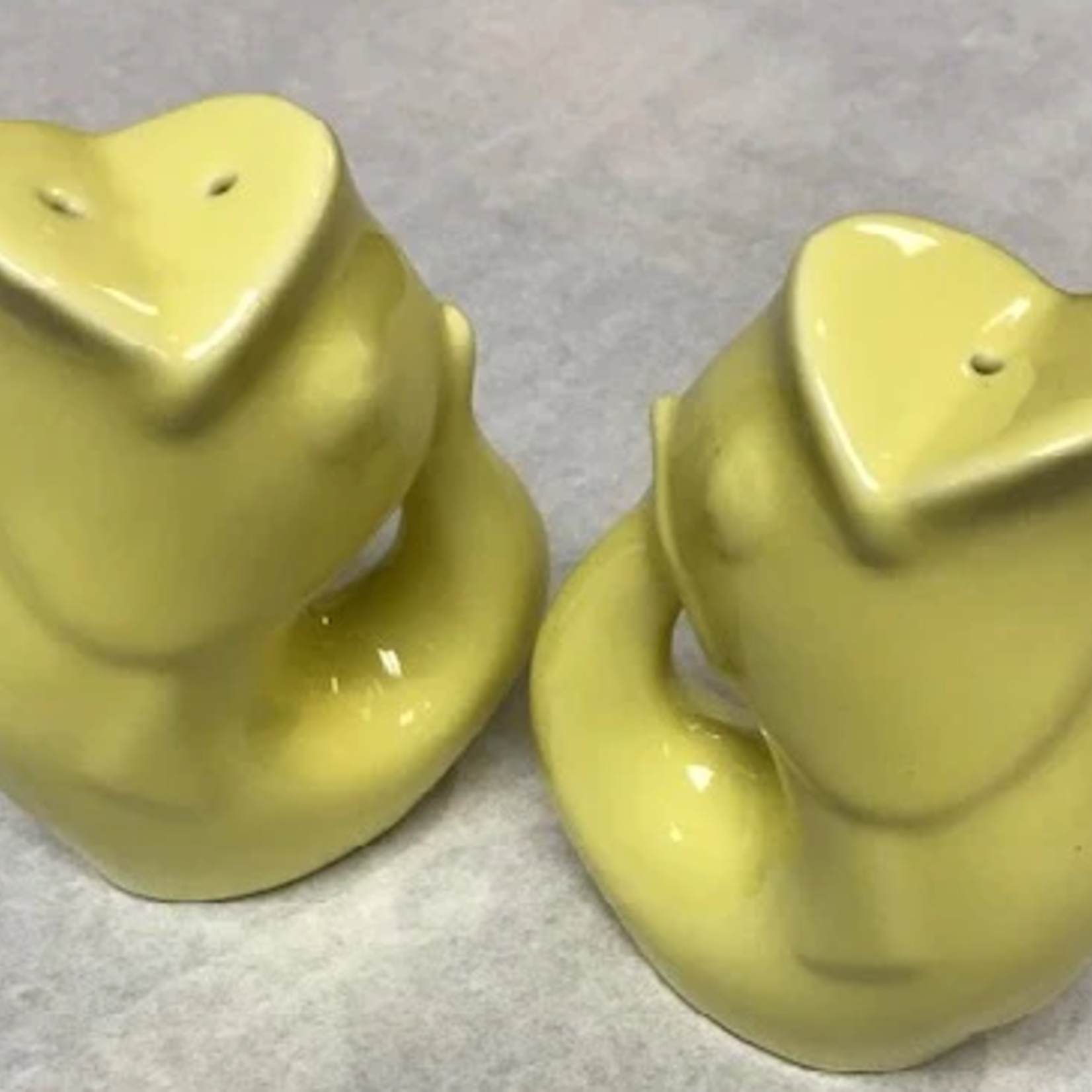 Gurgle Pot Pepper Shaker Light Yellow | Gurgle Pot