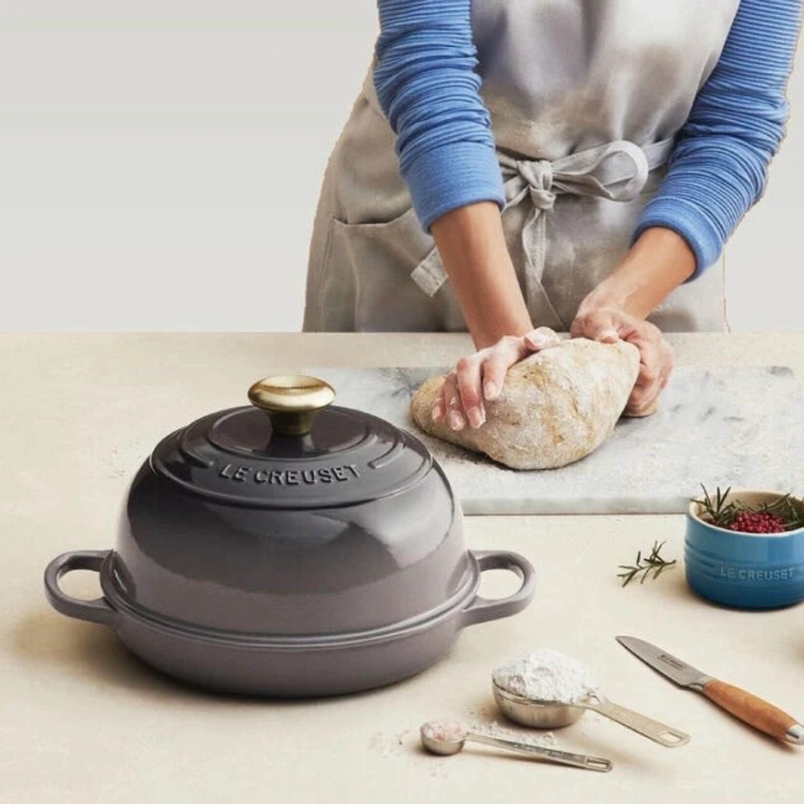 Le Creuset Signature Bread Oven - Oyster - 1.75 qt | Le Creuset