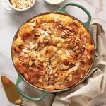 Le Creuset Signature Baiser with Glass Lid - Flame | Le Creuset