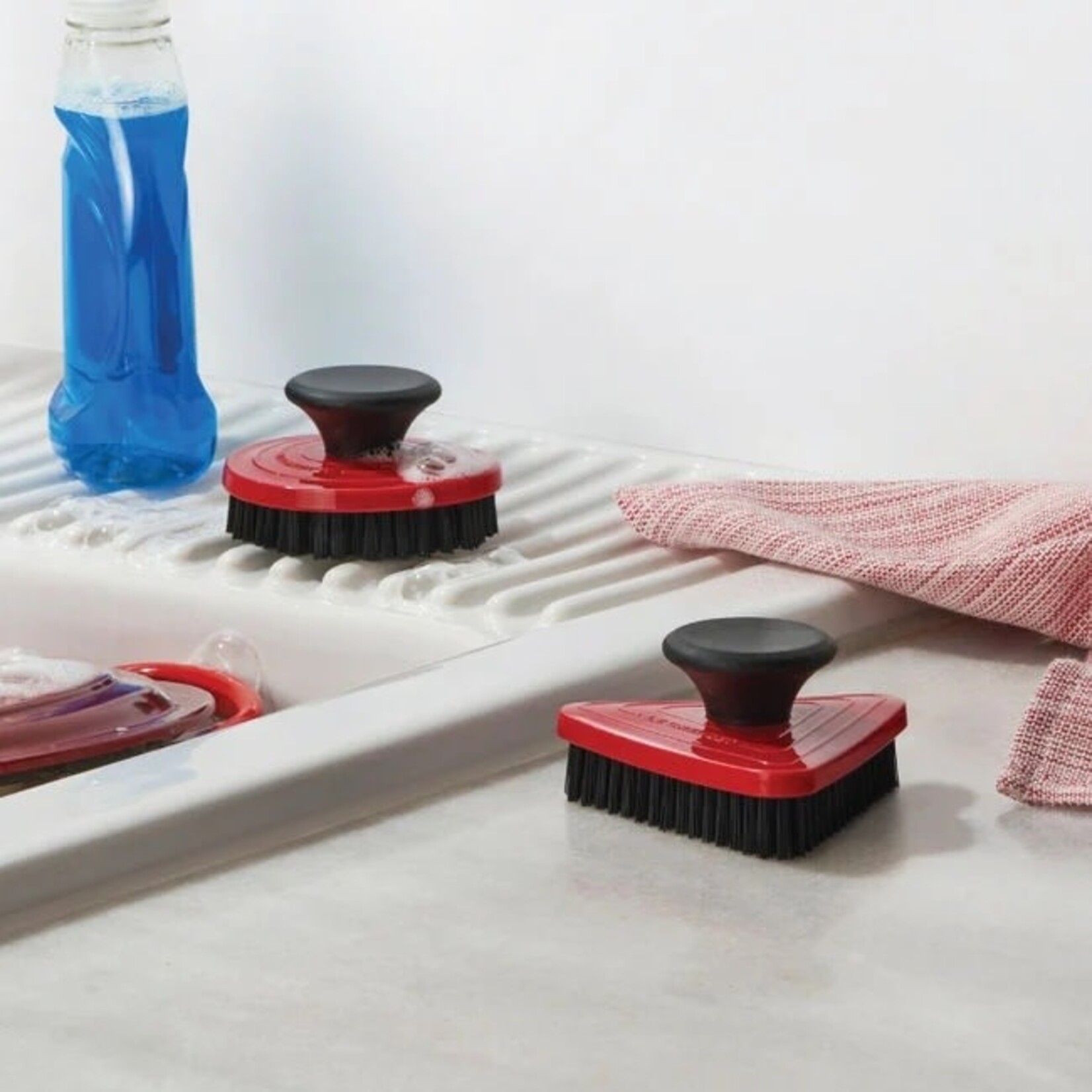 Le Creuset Nylon Brush - Cerise, 3 1/4" x 3 1/4" | Le Creuset