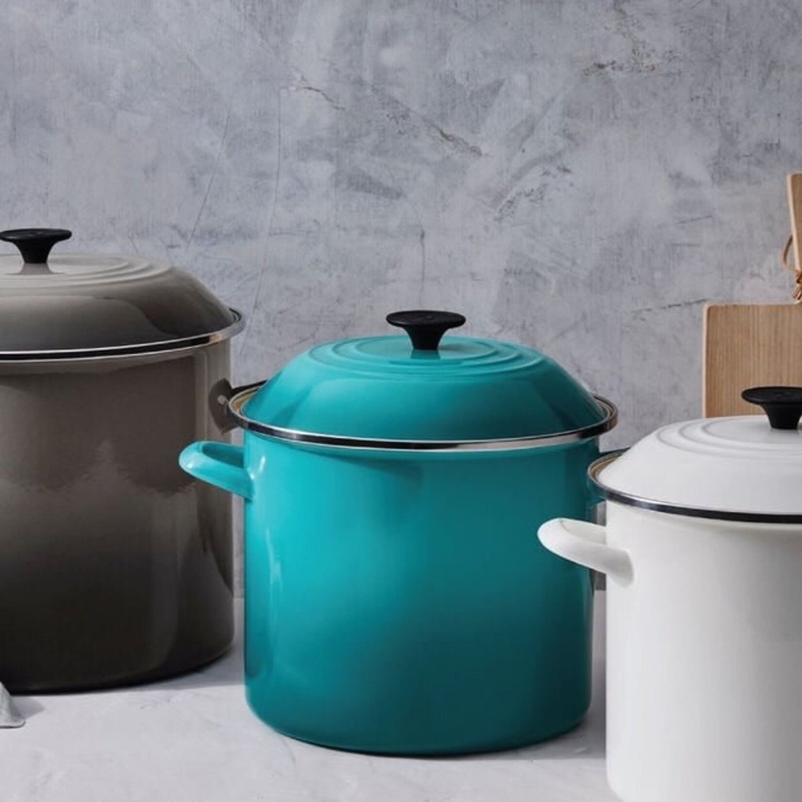 Le Creuset Eos Traditional Stockpot 10 Qt Caribbean Tradition Phenolic, 10 qt. | Le Creuset