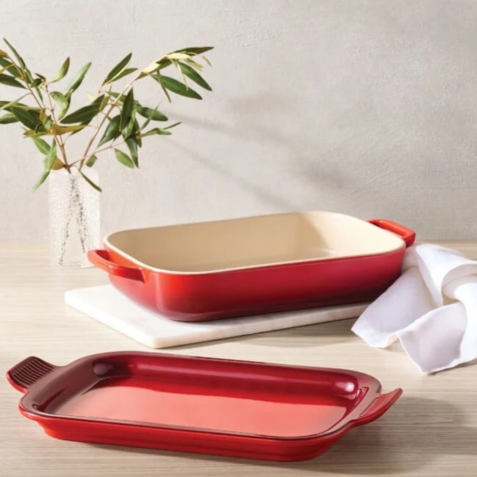 Le Creuset Rectangular Dish with Platter Lid - Cerise, 14 3/4"x9"x2 1/2" (3 qt.) | Le Creuset