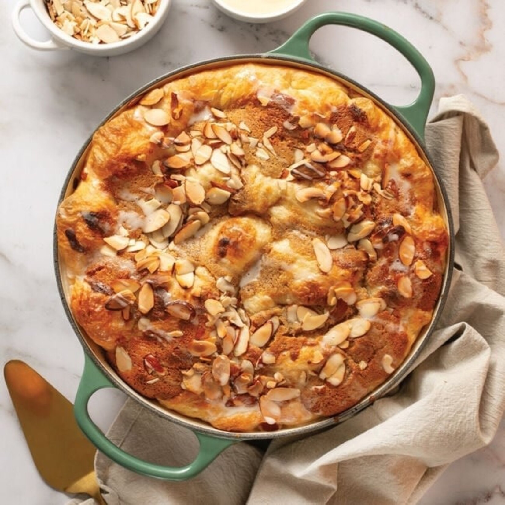 Le Creuset Signature Baiser with Glass Lid - Caribbean, 2.25 qt. | Le Creuset