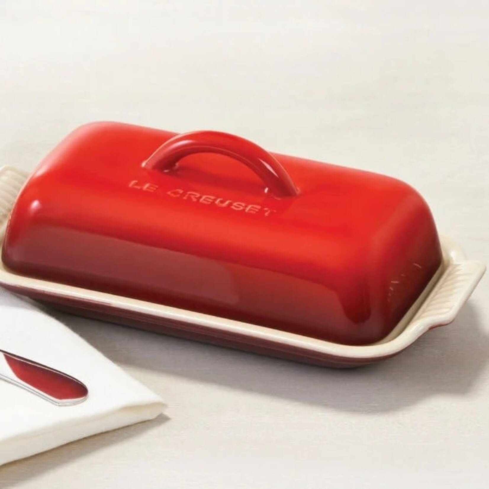 Le Creuset Heritage Butter Dish - Flame, 8.3" x 4.1" x 3" | Le Creuset