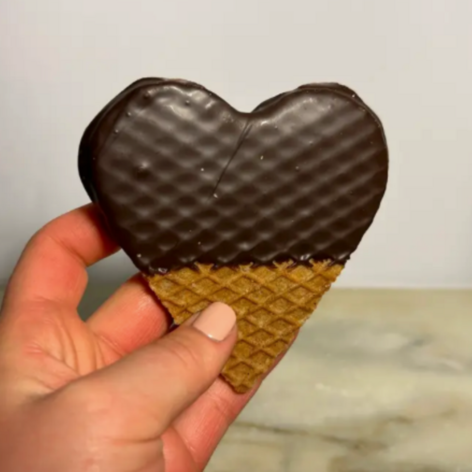Lancaster Stroopie Co Stroopwafel Hearts, Chocolate | Lancaster Stroopie Co