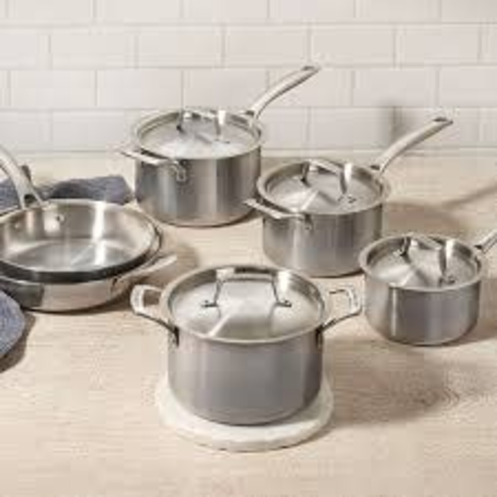 Le Creuset Set of 10 Essential Stainless Steel | Le Creuset
