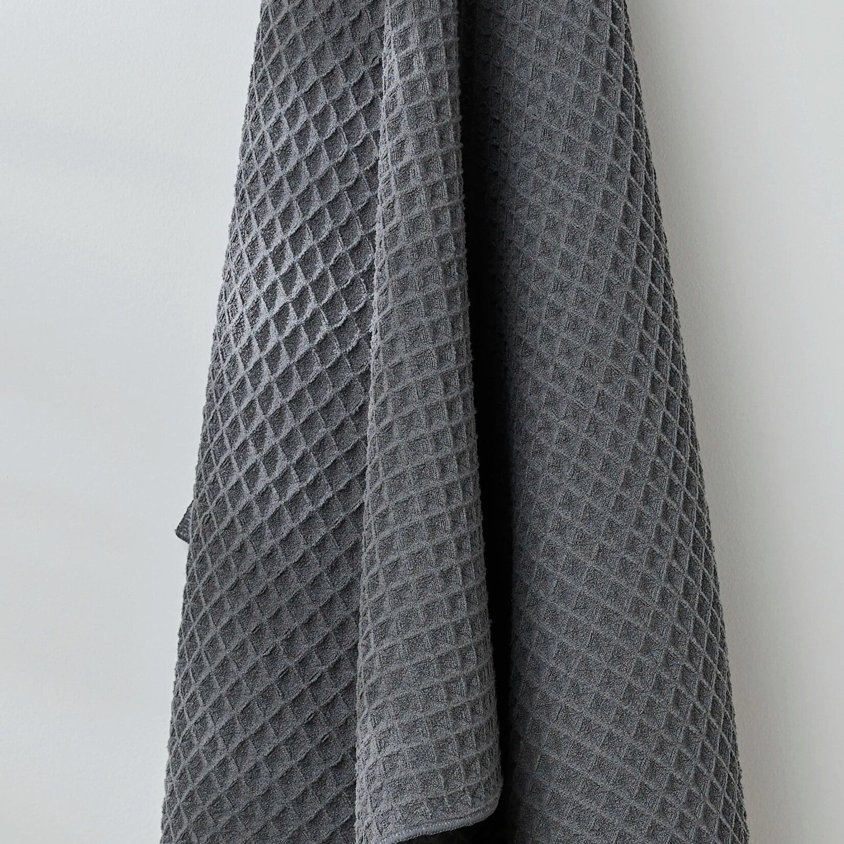 Geometry Charcoal Waffle Bath Towel | Geometry