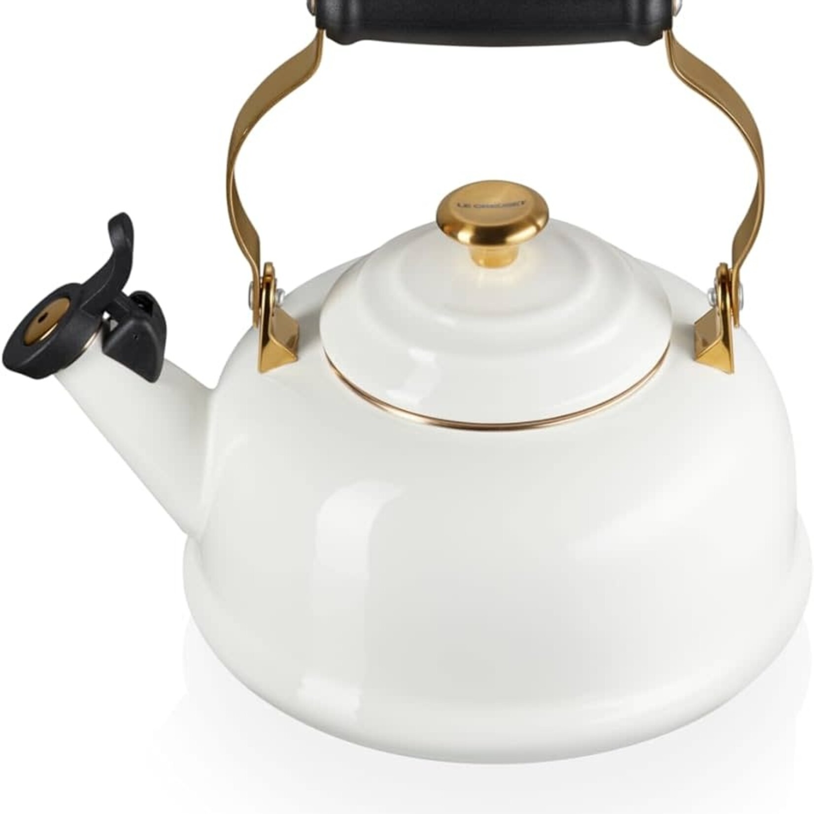 Le Creuset Whistling Kettle 1.7 Qt White Signature Light Gold | Le Creuset