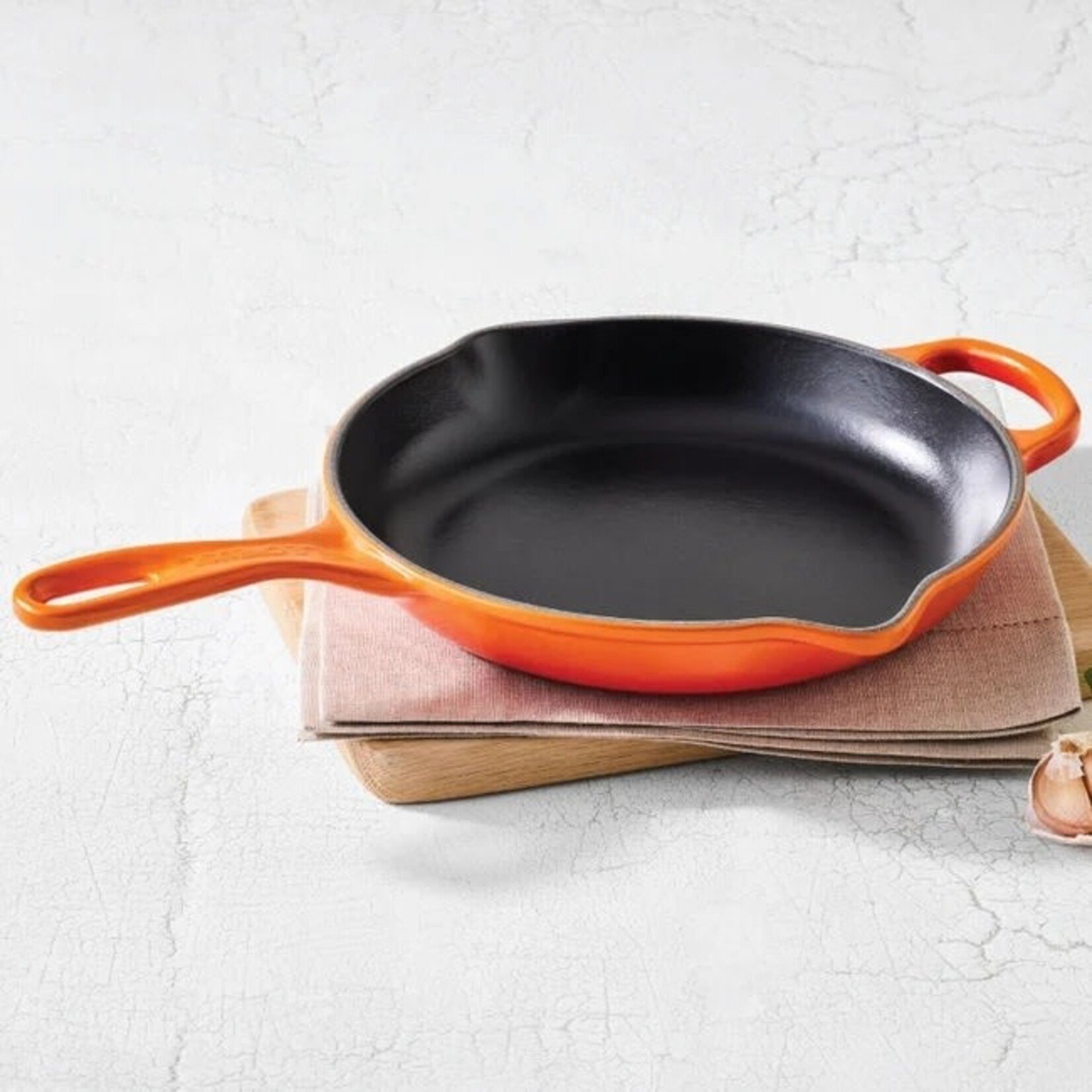 Le Creuset Signature Iron Handle Skillet - Shallot 9" (1-3/8 qt.) | Le Creuset