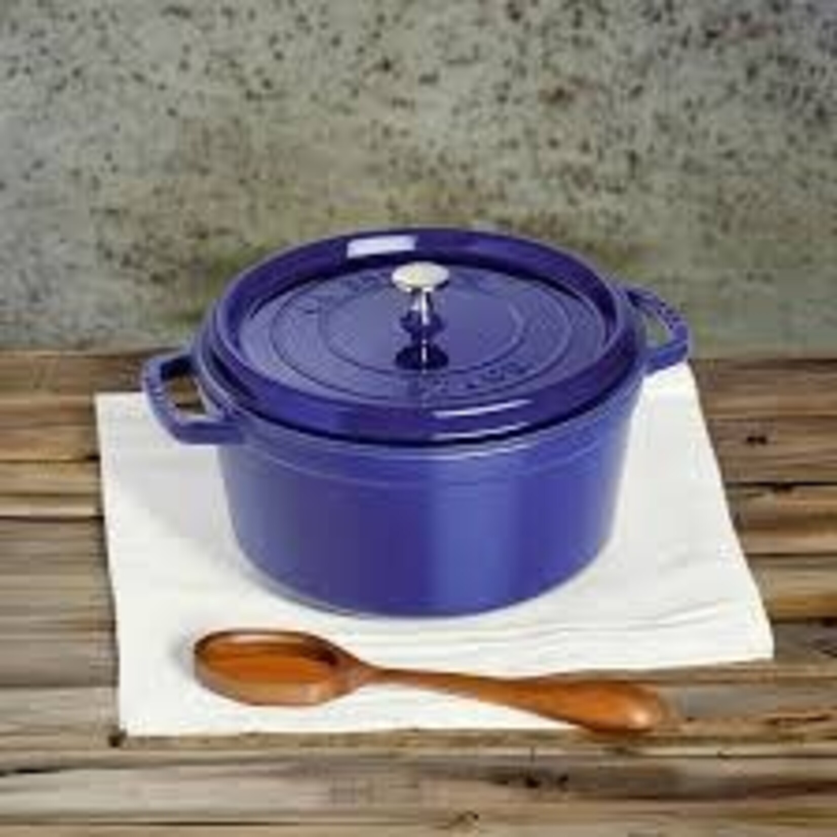 Staub 2.75-qt Round Dutch Oven - Dark Blue | Staub