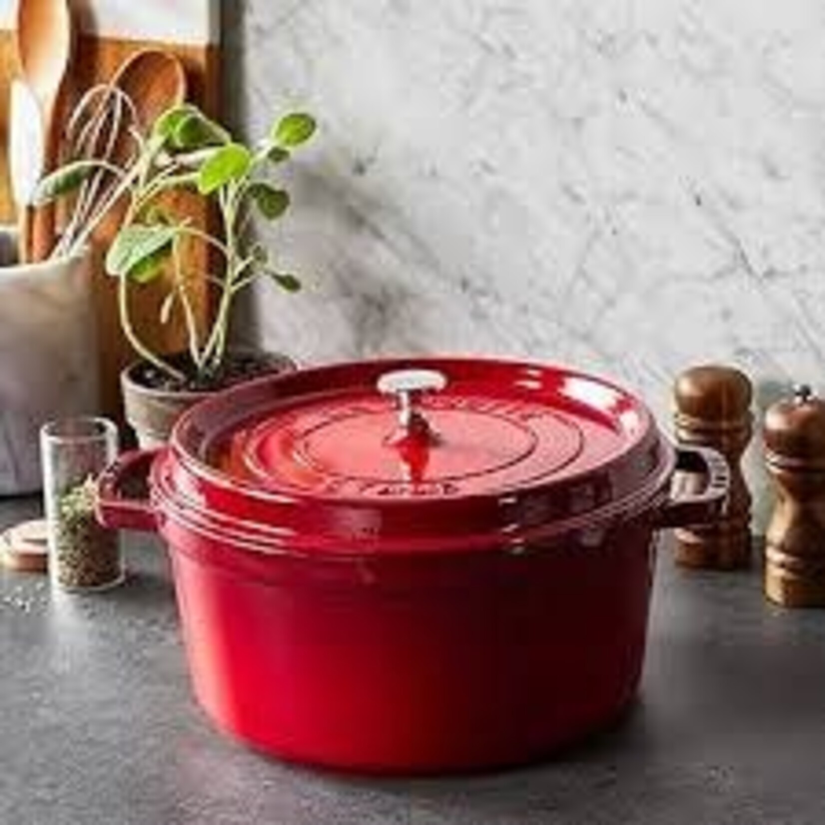 Staub 7-qt Round Dutch Oven - Cherry | Staub