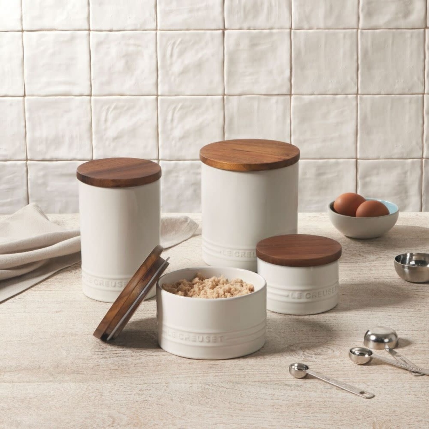 Le Creuset Salt Cellar with Wood Lid- White 7 oz. | Le Creuset
