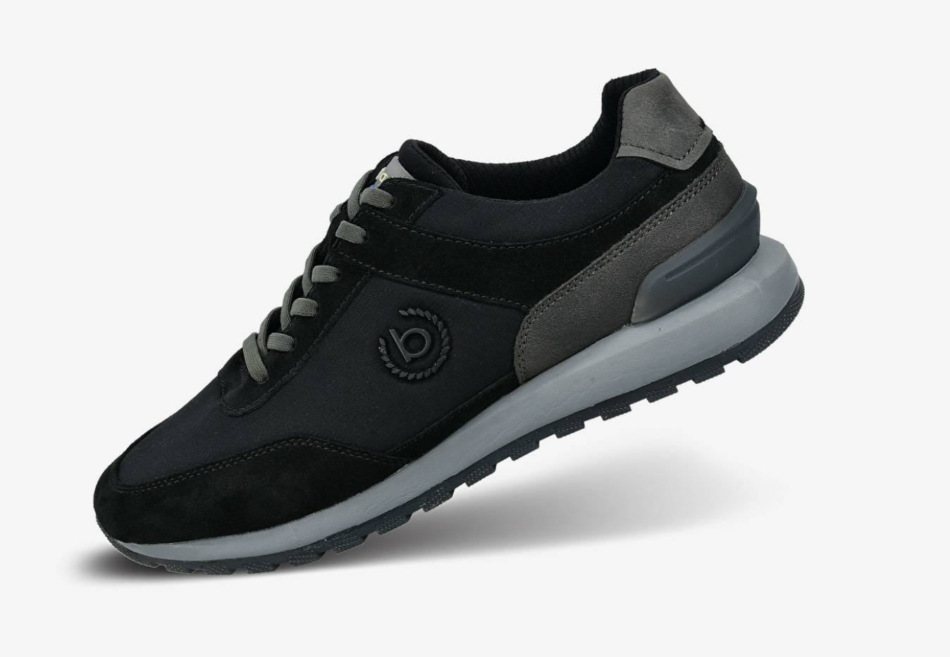 https://cdn.shoplightspeed.com/shops/631983/files/50229597/bugatti-black-sneakers.jpg