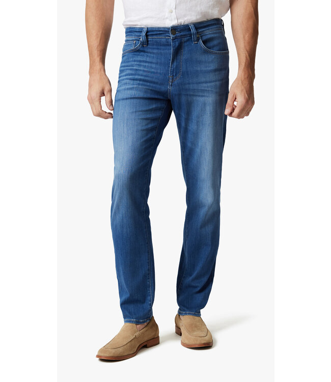 Classic Fit Sky Refined Jeans